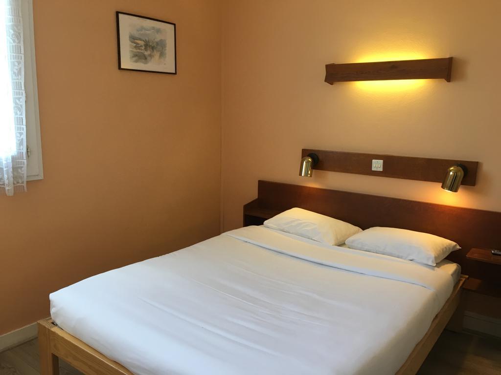 Hotel Saint Jean ブールジュ エクステリア 写真