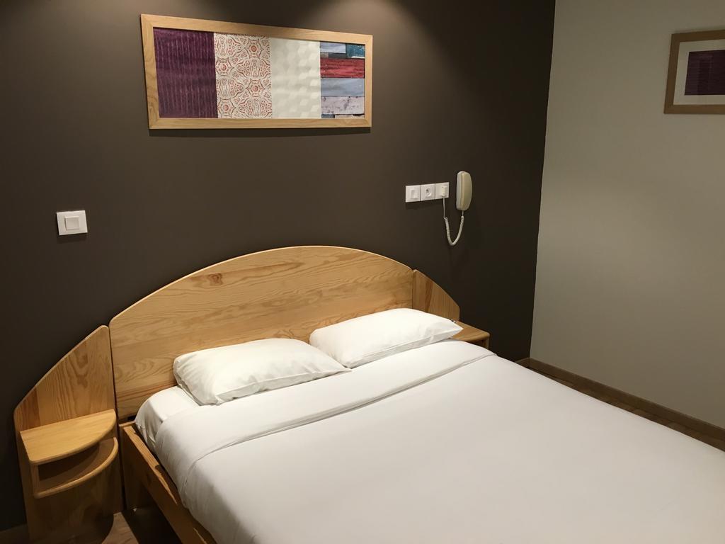 Hotel Saint Jean ブールジュ エクステリア 写真