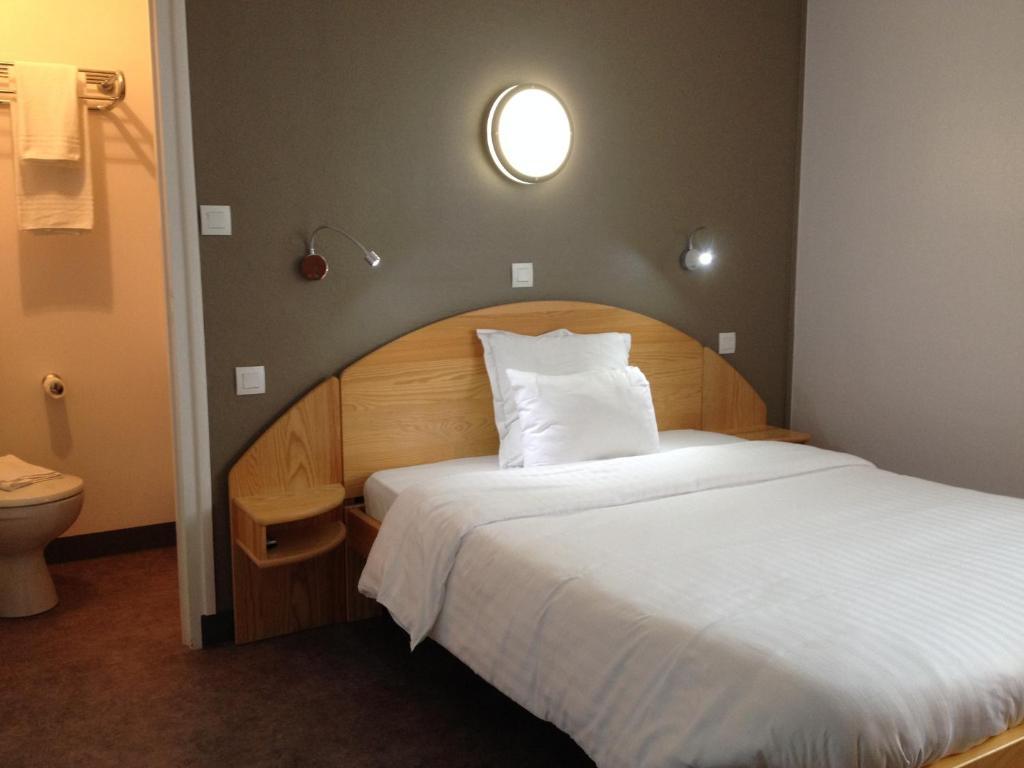 Hotel Saint Jean ブールジュ エクステリア 写真